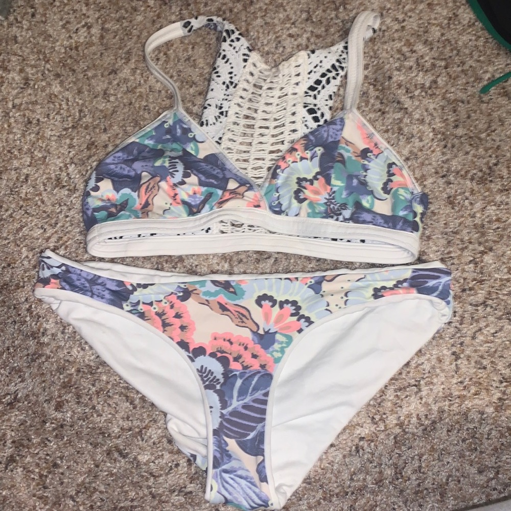 Maaja reversible bikini